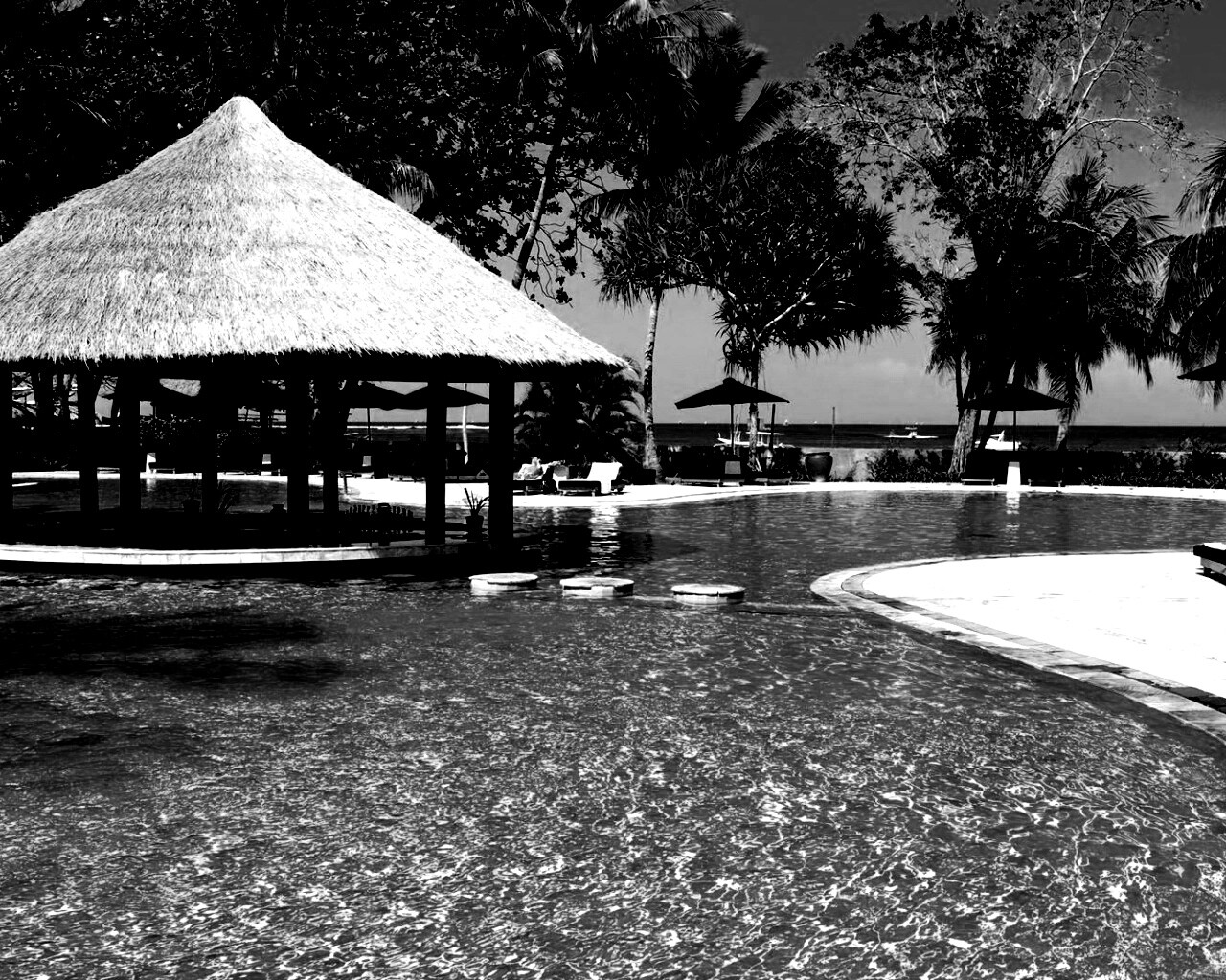 Бассейн отеля обои