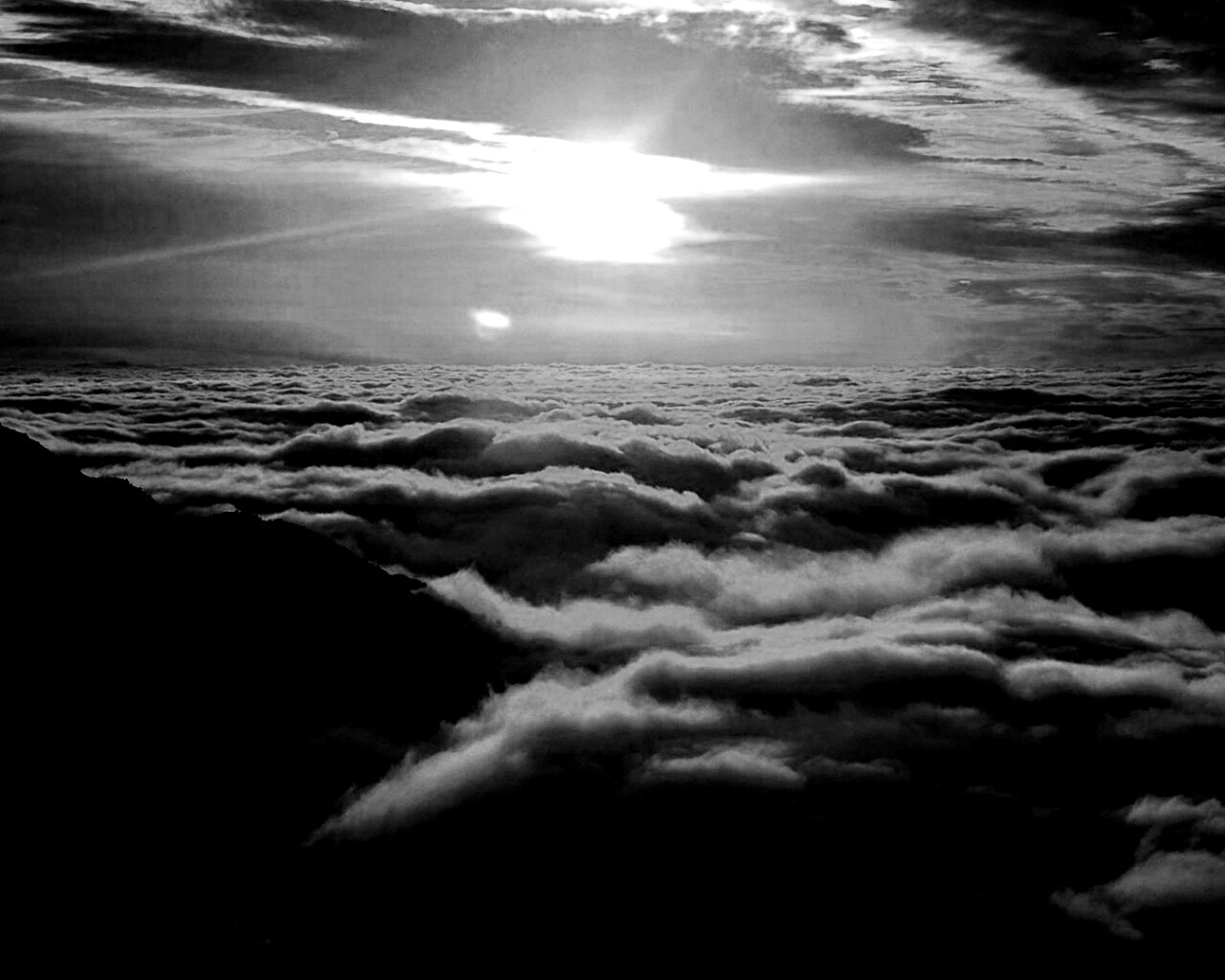 Горы выше облаков обои