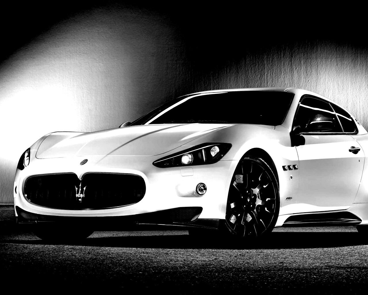Белый Мазерати обои