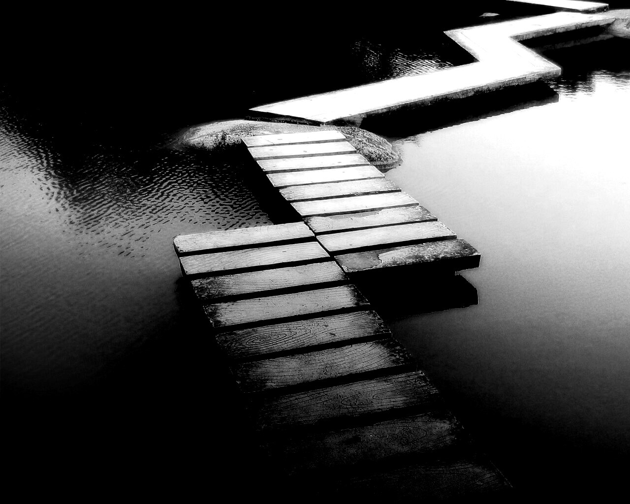 Дорожка над водой обои