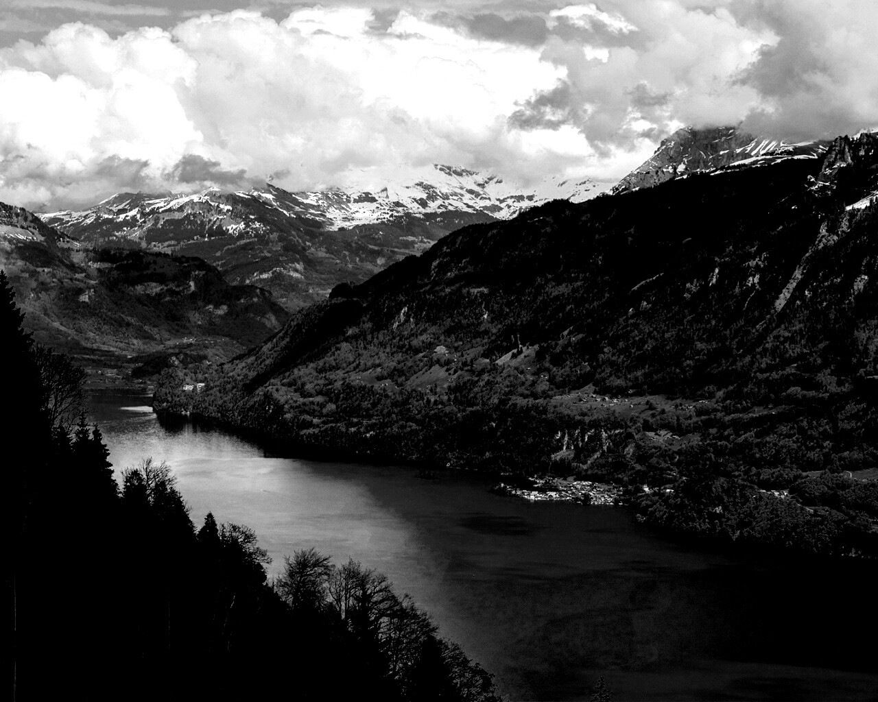 Горная река обои