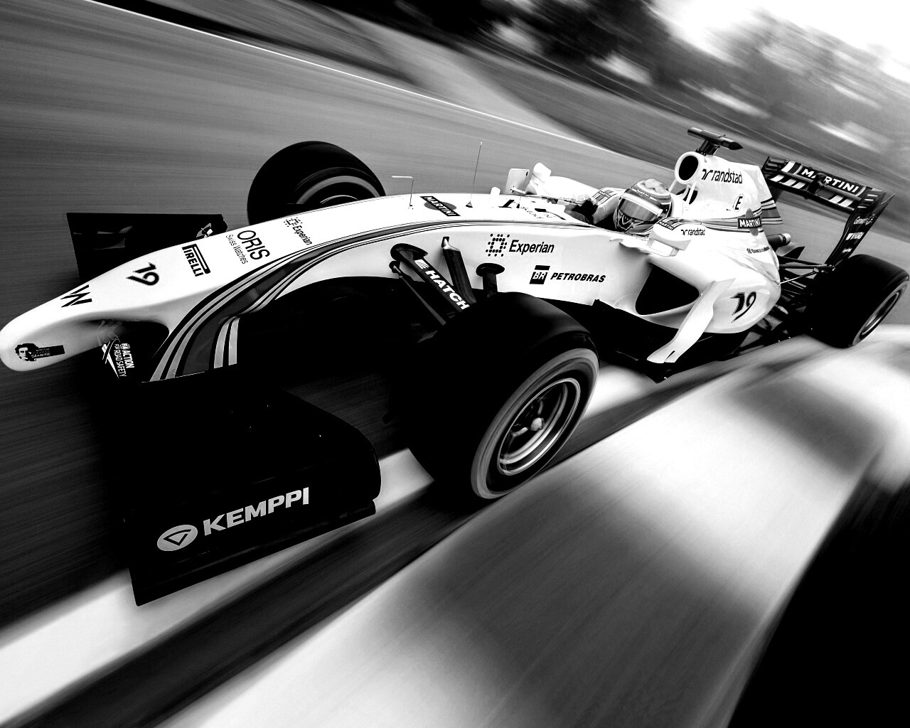 Гоночный болид F1 обои