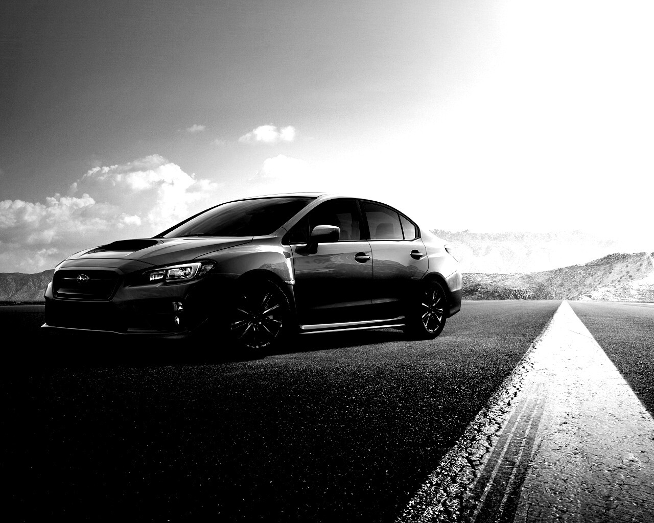 Subaru WRX на пустынной трассе обои