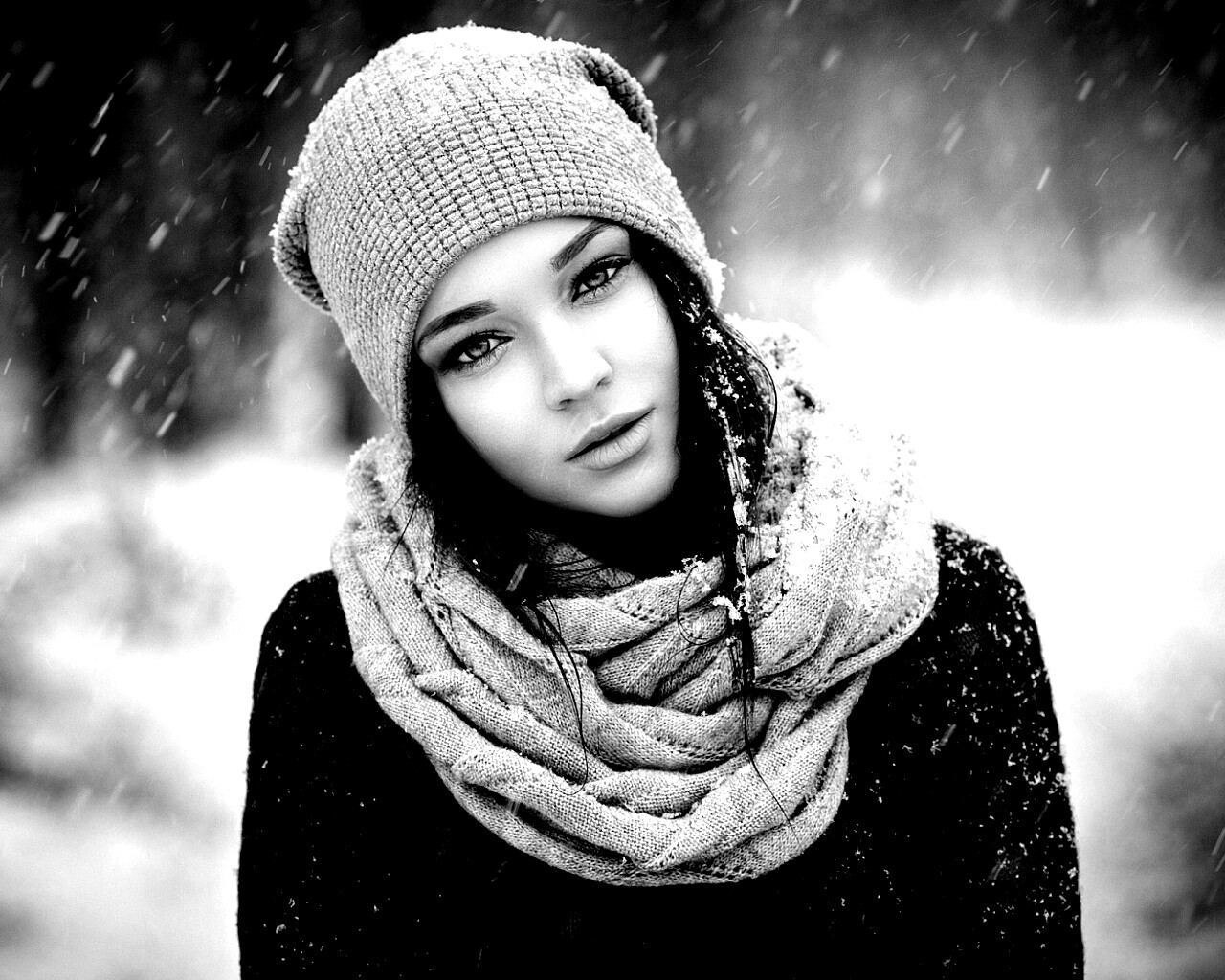 Девушка в снегопад обои