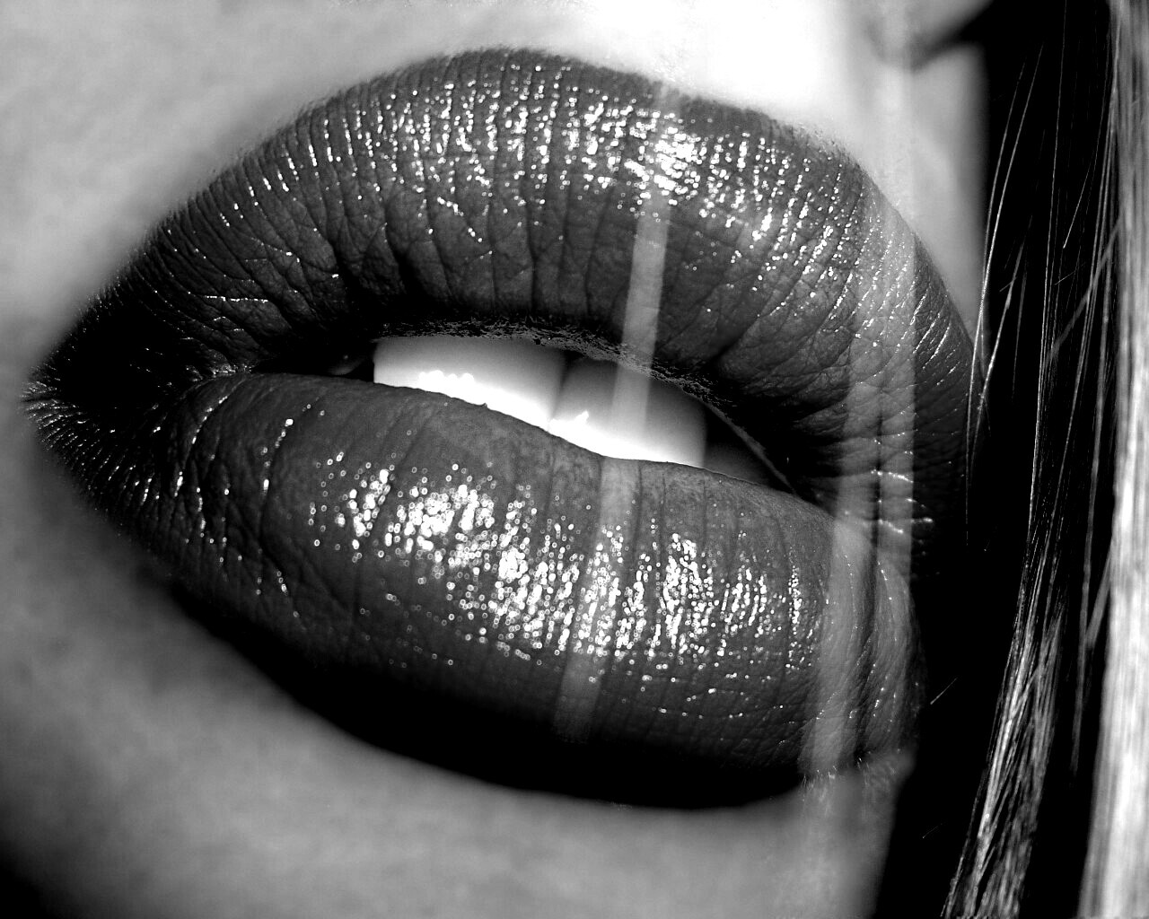 Сочные губы обои