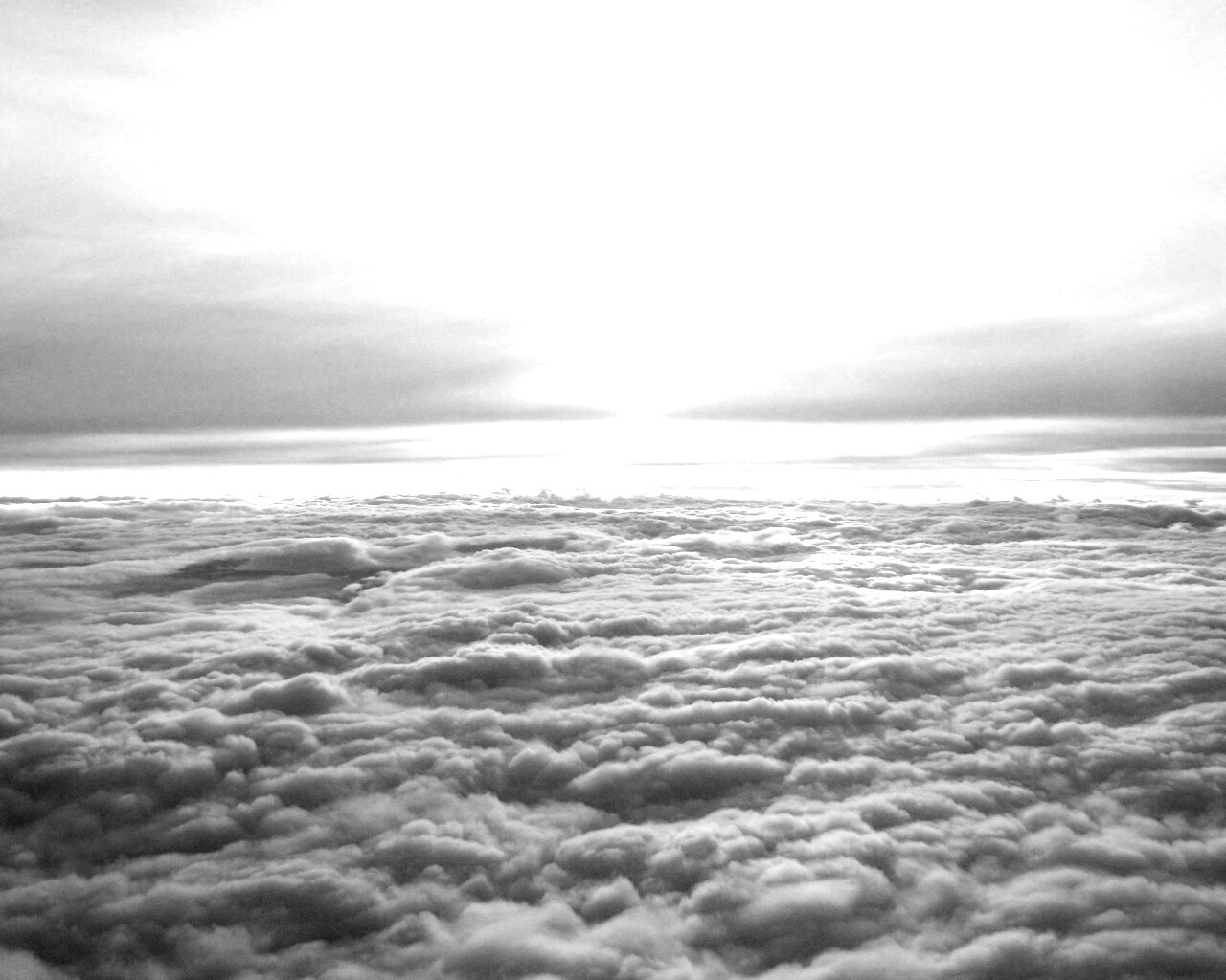 Над облаками обои