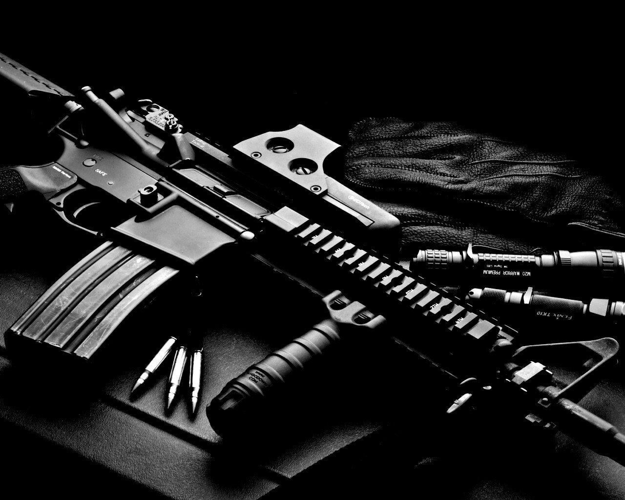 Черный автомат обои