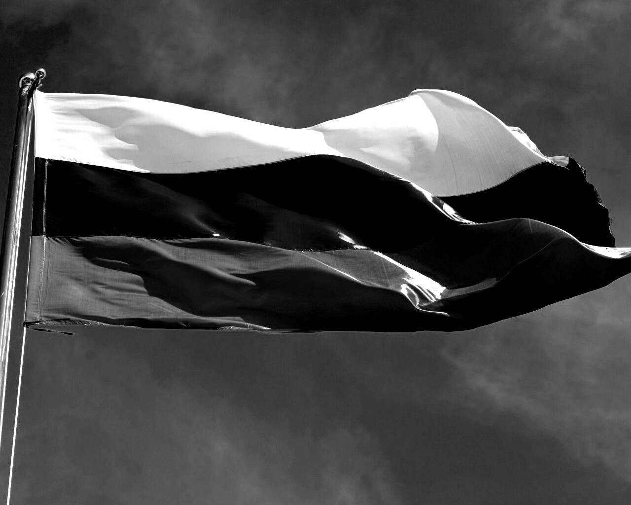 Флаг России на флагштоке обои