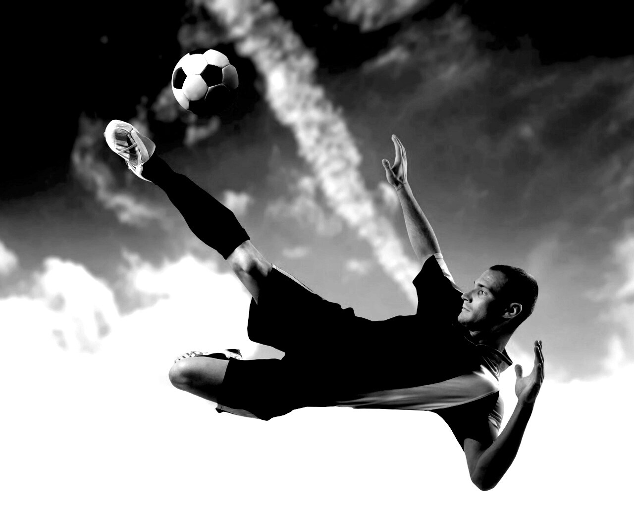 Удар по мячу обои