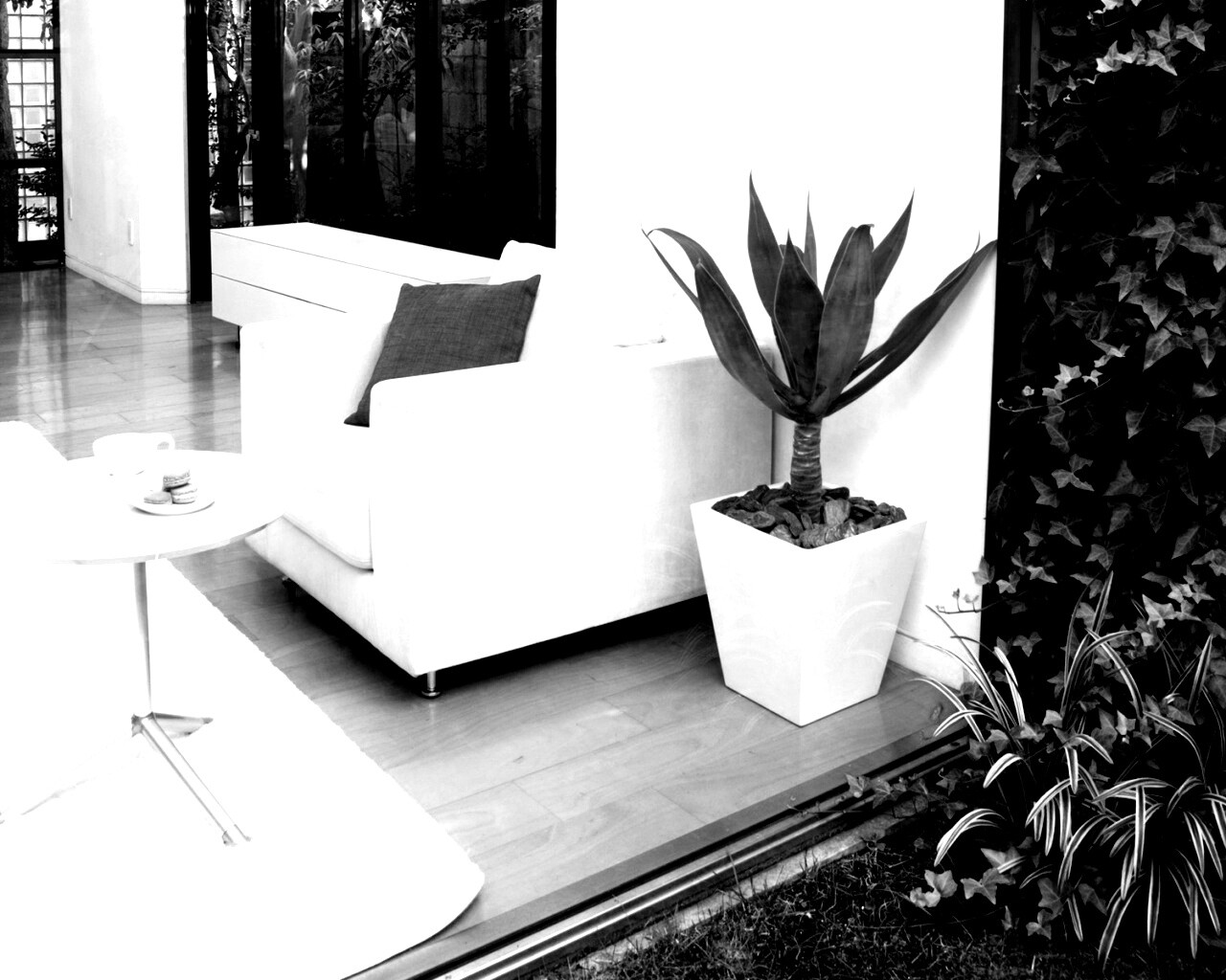 Белое кресло обои