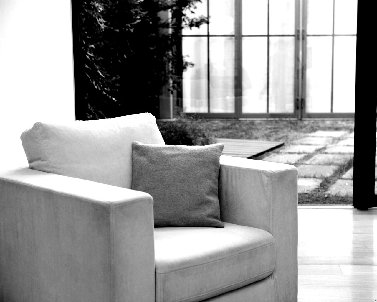 Кресло на даче обои