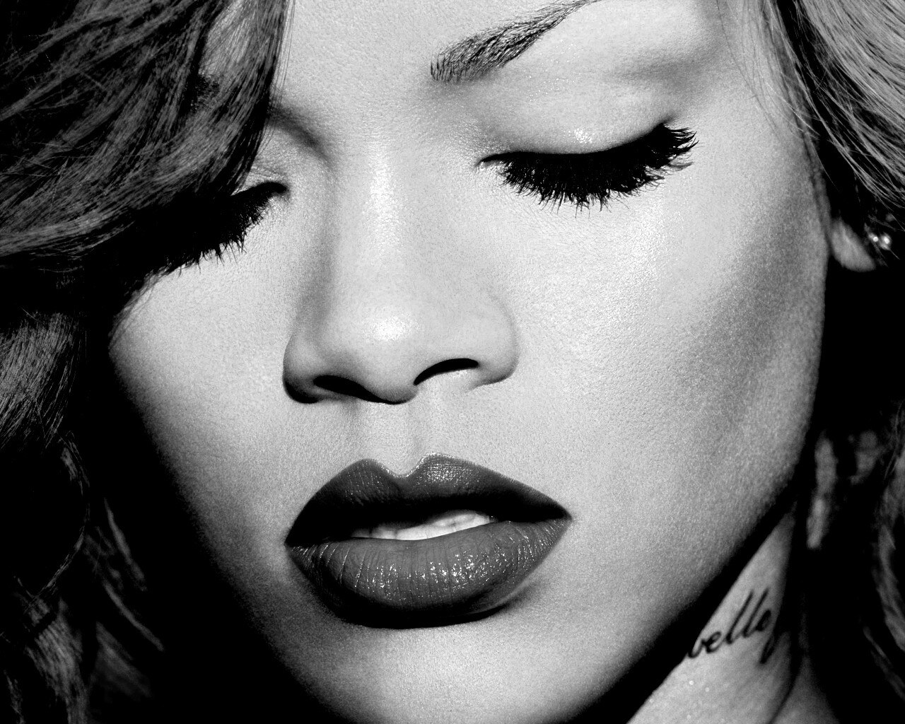 Рианна обои