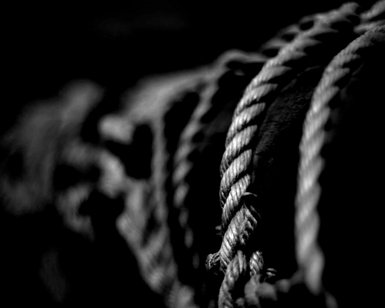 Веревка намотана на мачту обои