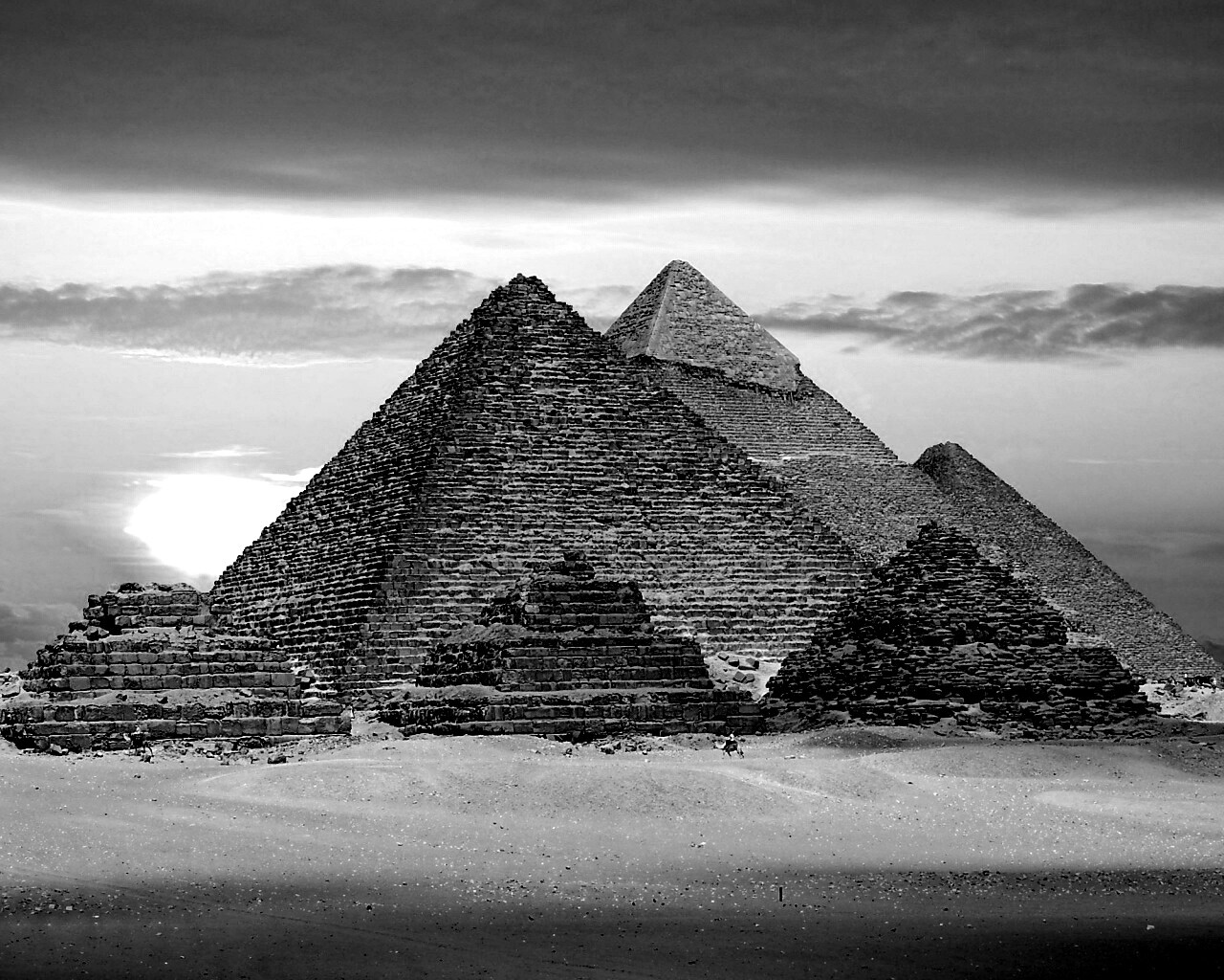 Великие пирамиды в Гизе обои