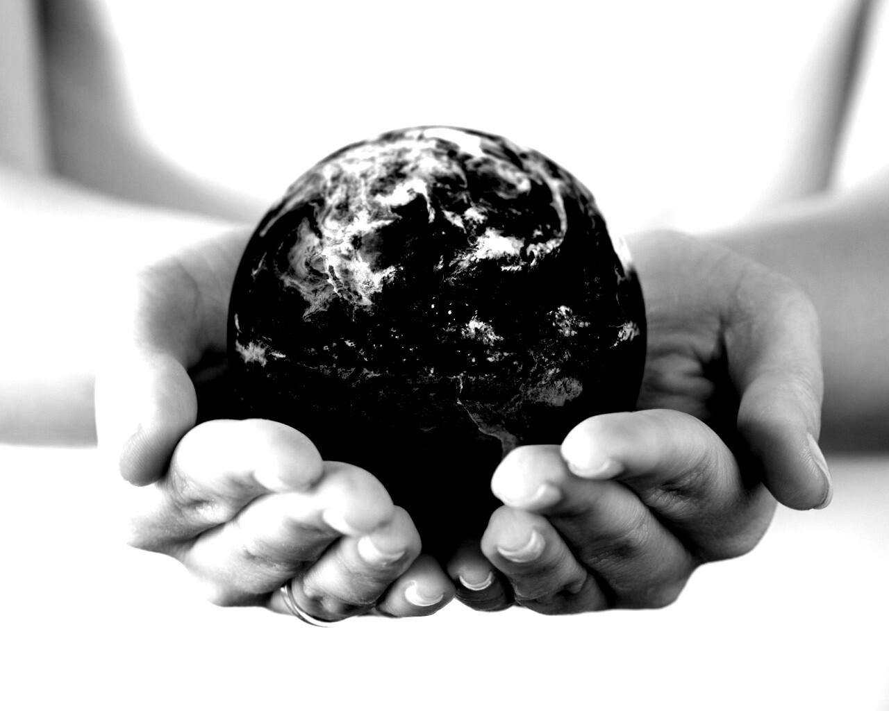 Весь мир в твоих руках обои