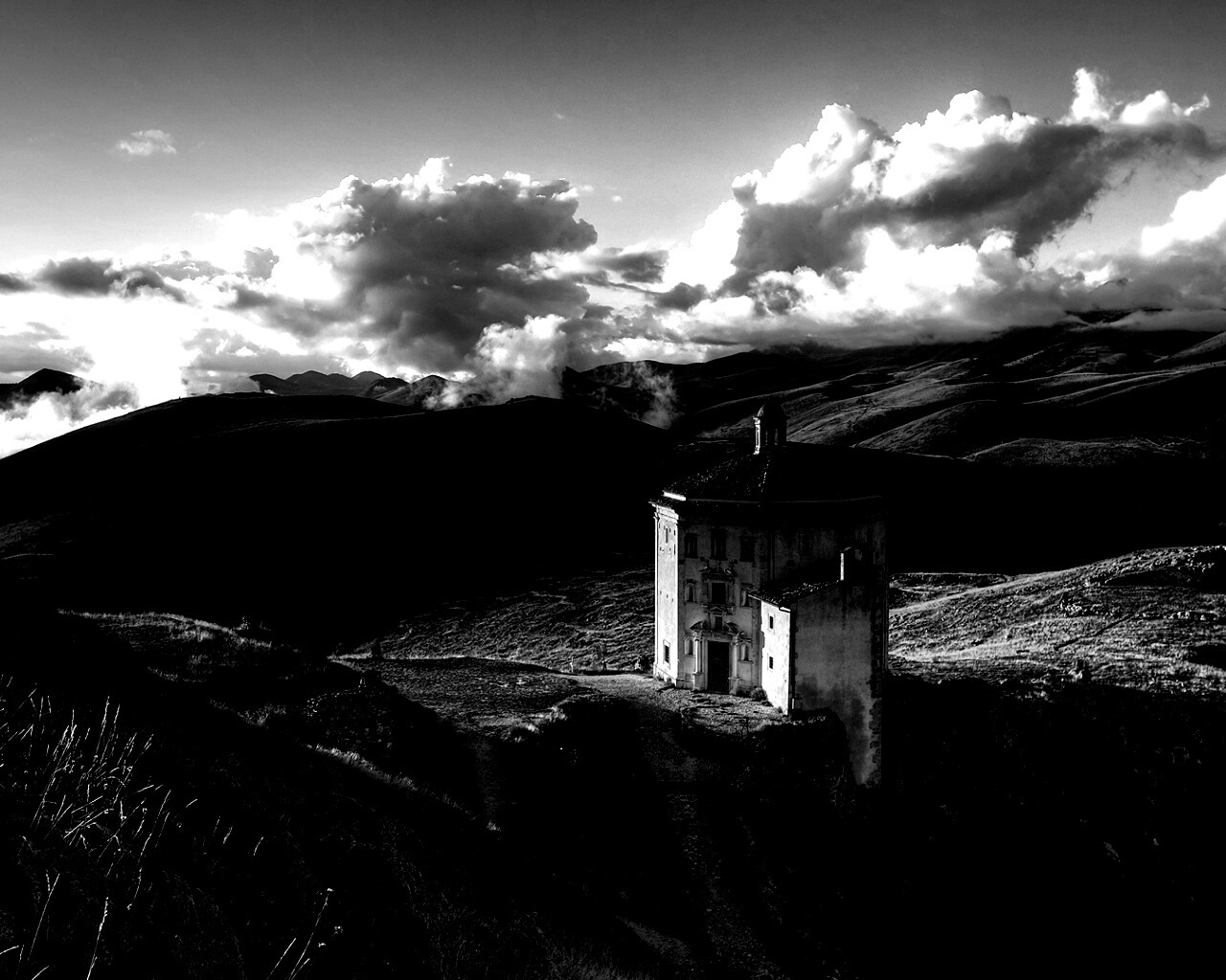 Горная церковь обои