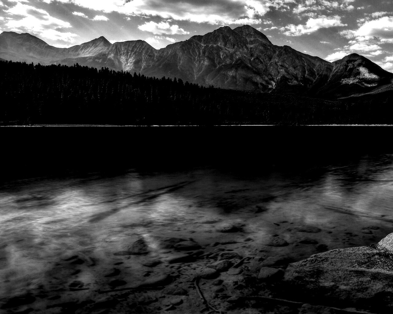 Зеленое озеро обои