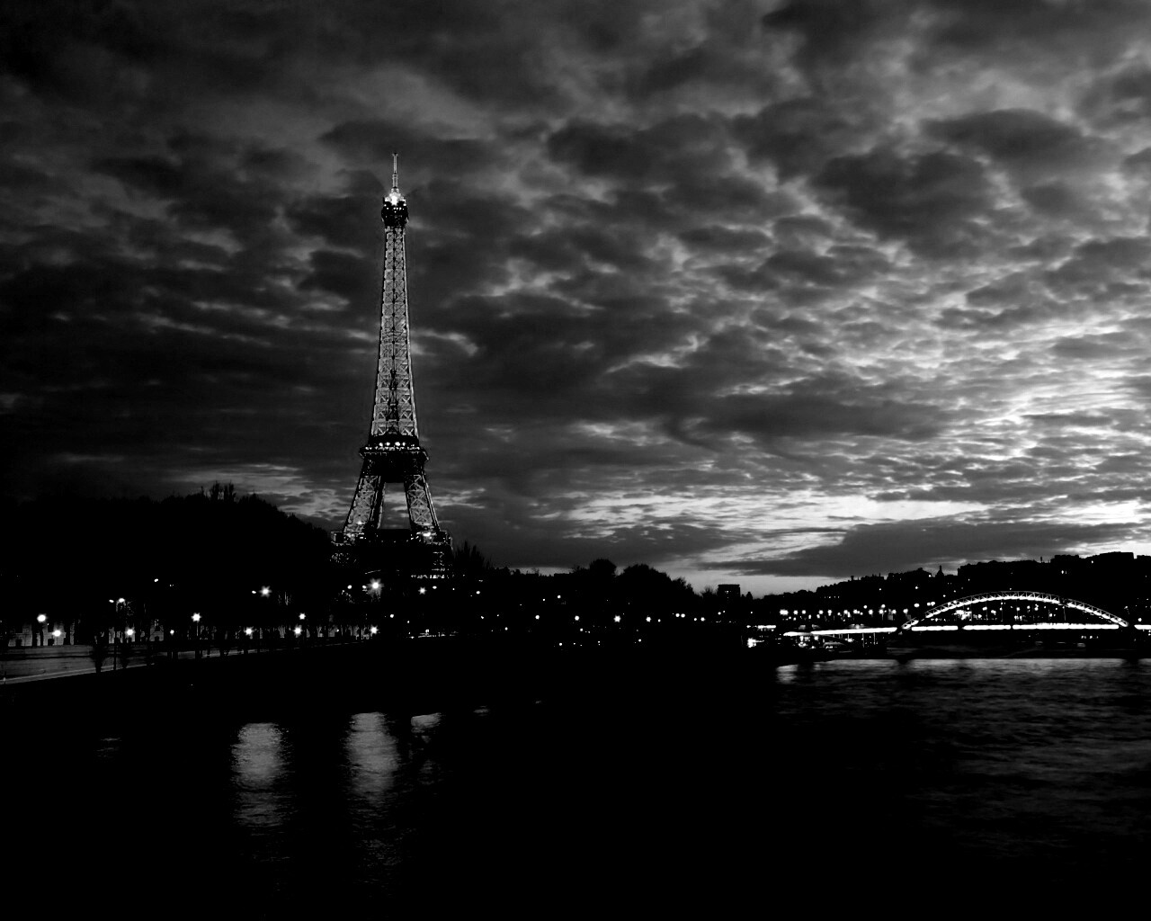 Эйфелева башня в Париже обои