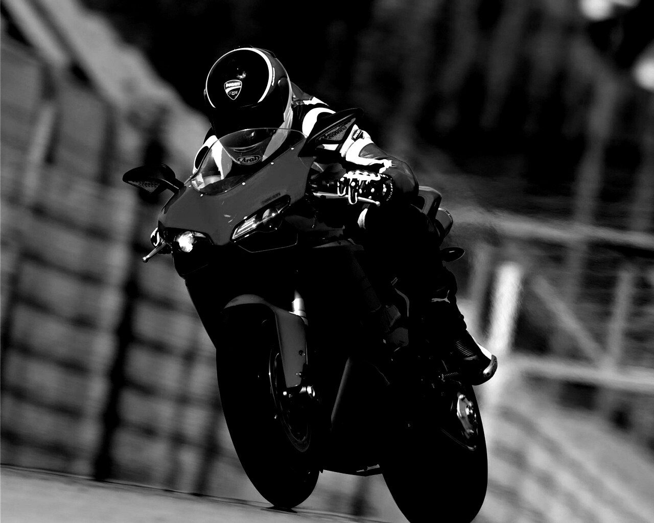 Мотоциклист на Дукати 848 обои