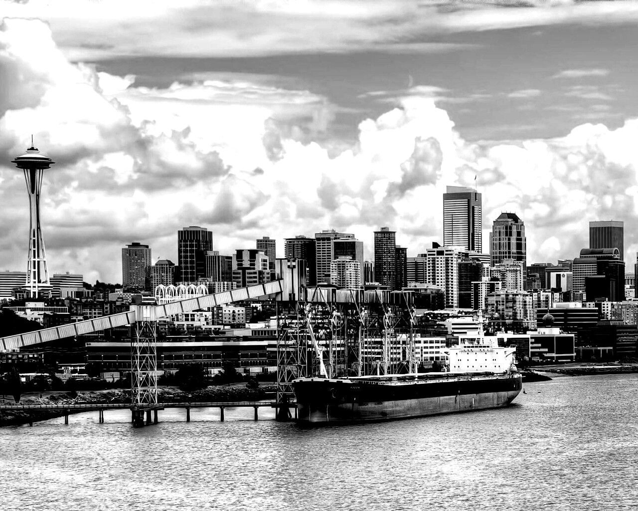 Баржа в ожидании отплытия обои