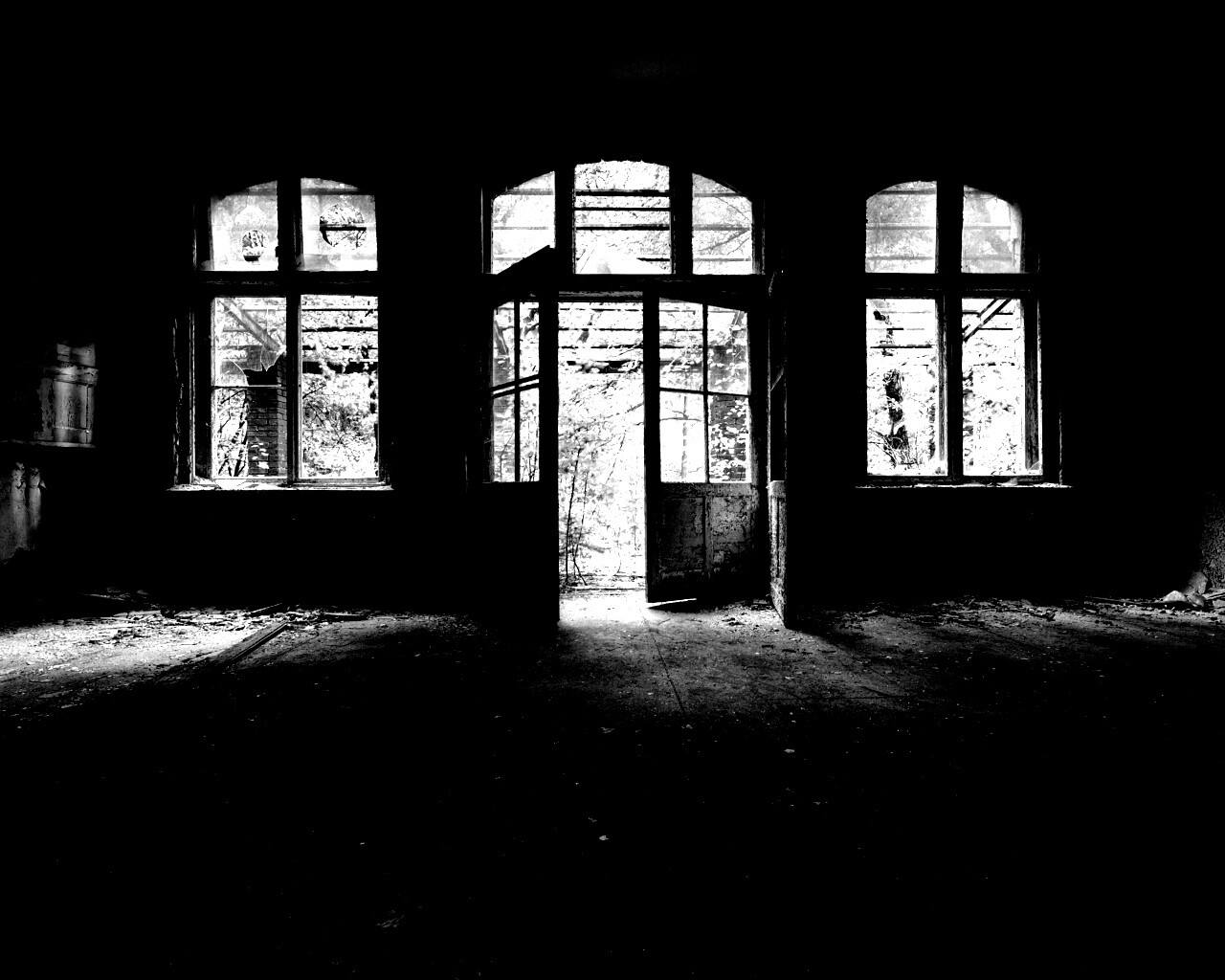 Комната в заброшенном здании обои