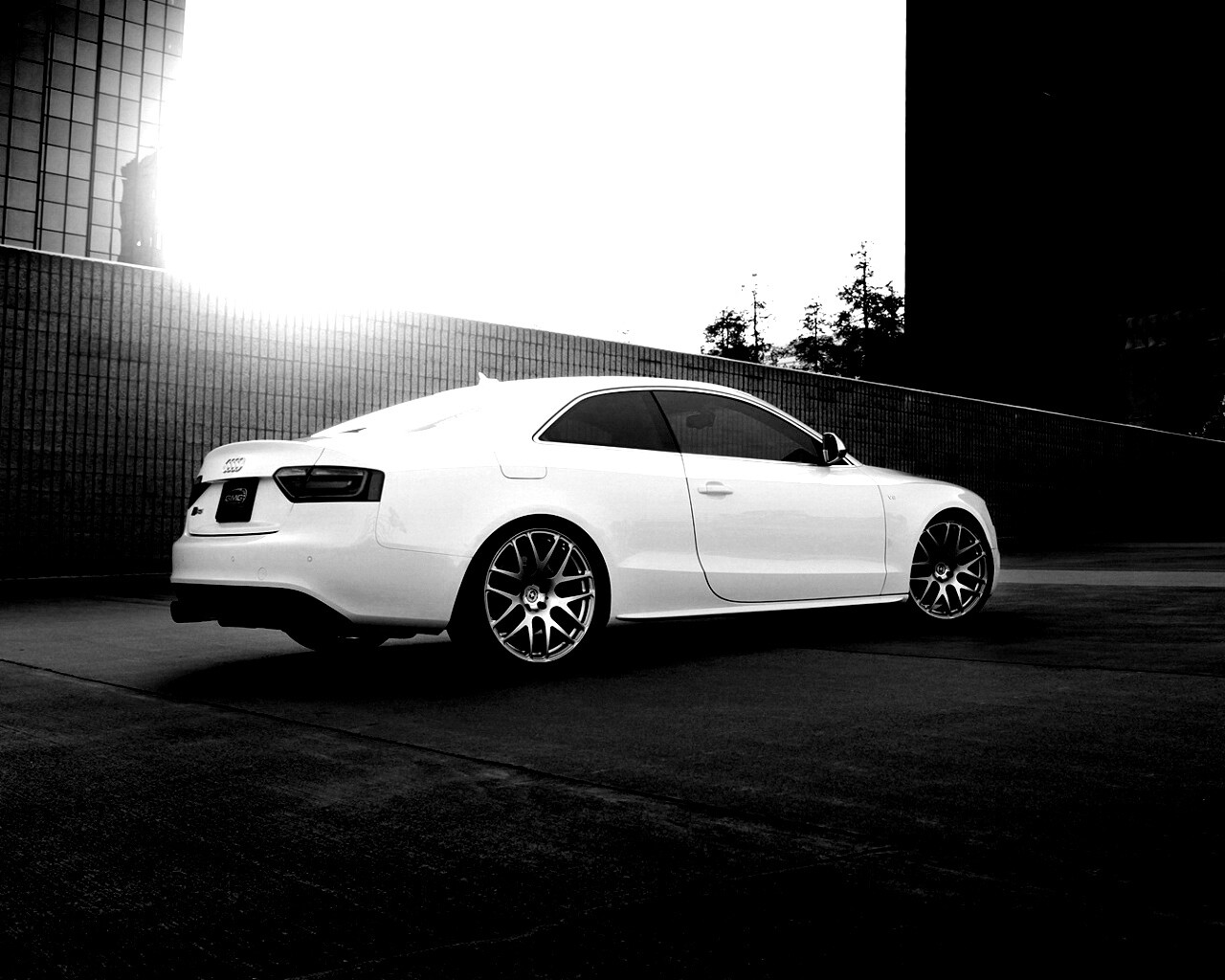 Ауди на парковке обои