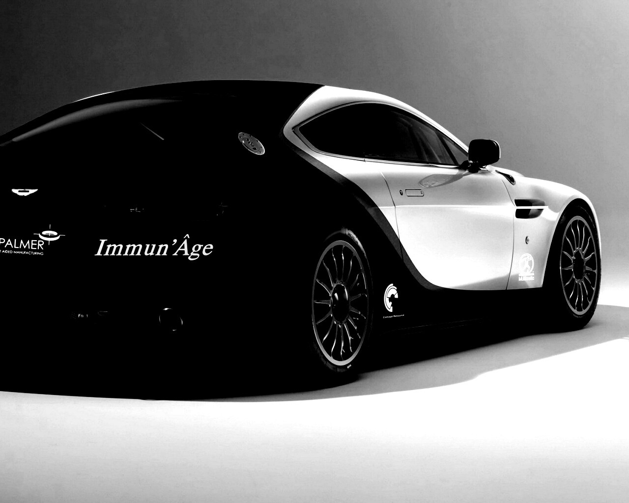 Астон Мартин обои