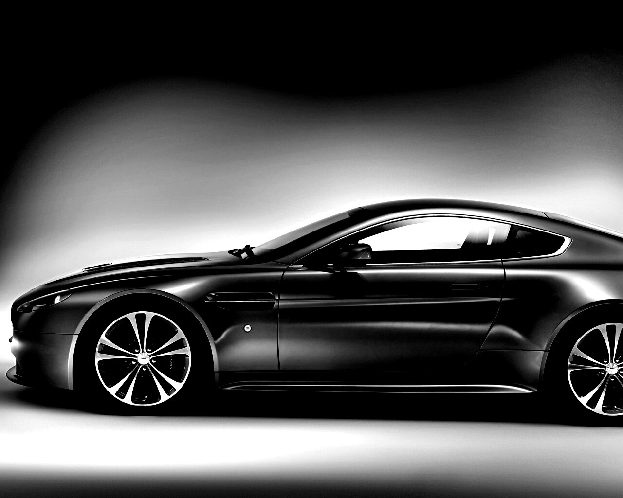 Астон Мартин обои