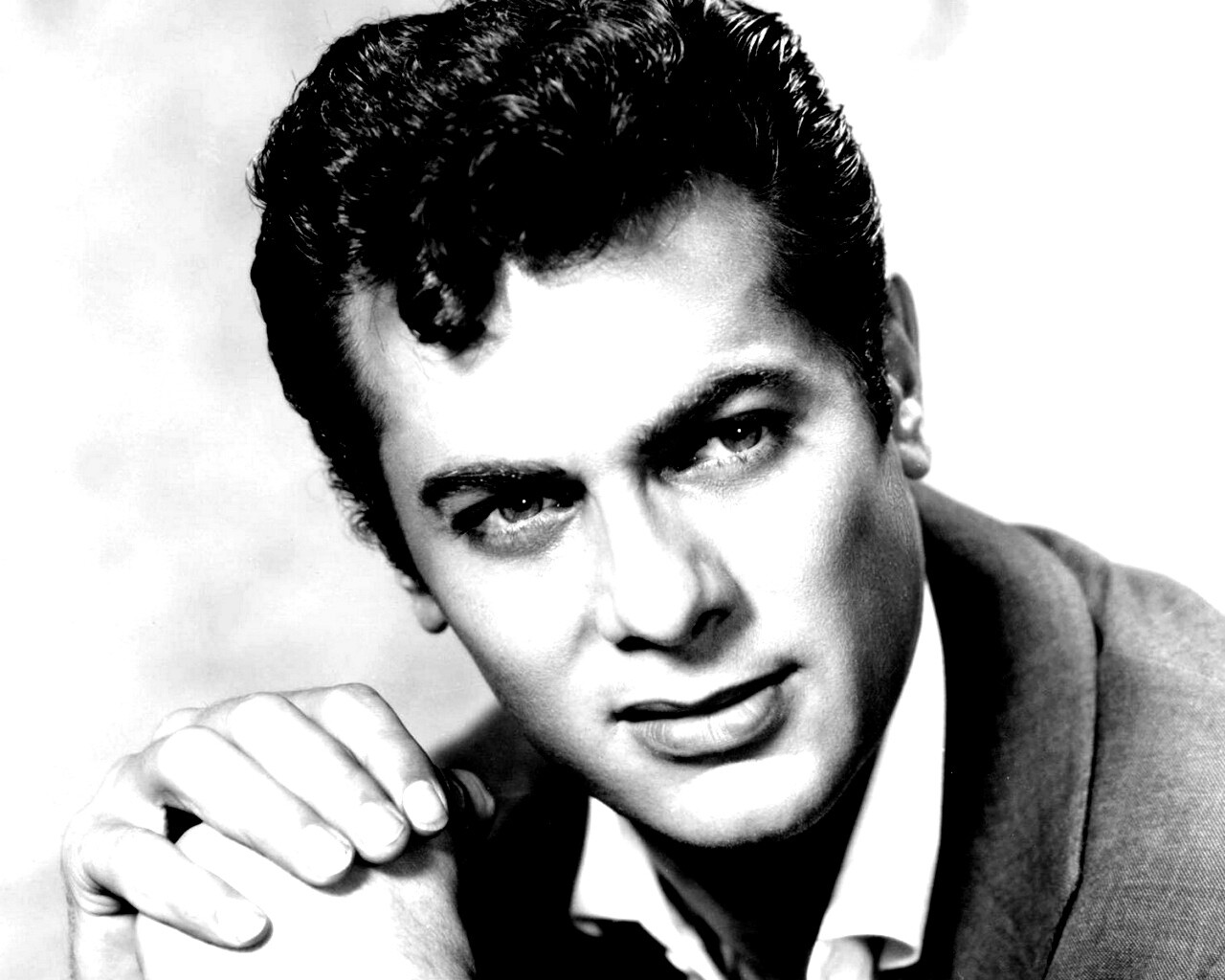 Чёрно белое фото Тони Кёртиса обои