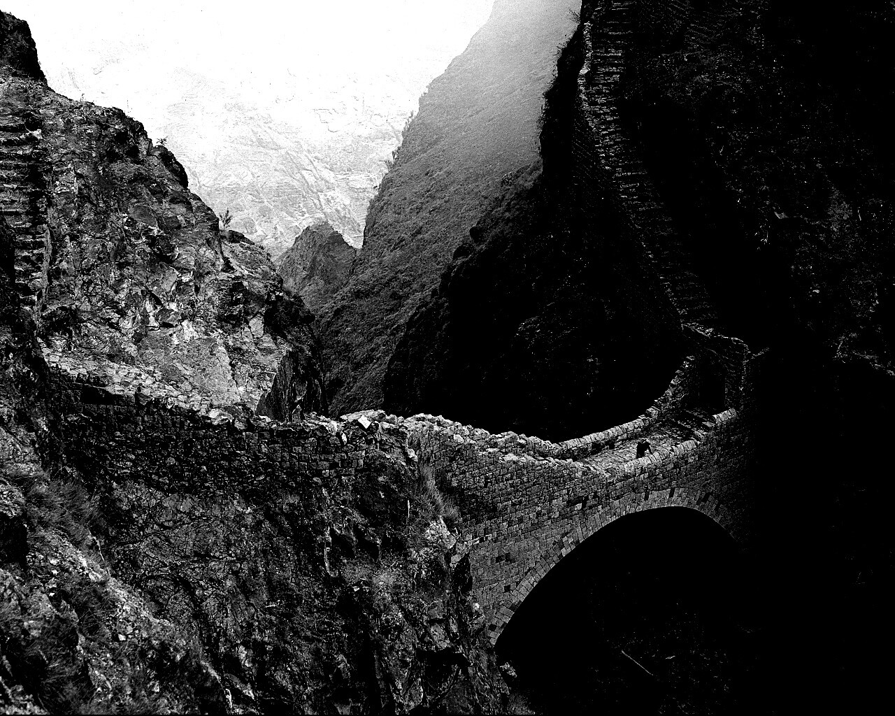 Путь в скалах обои