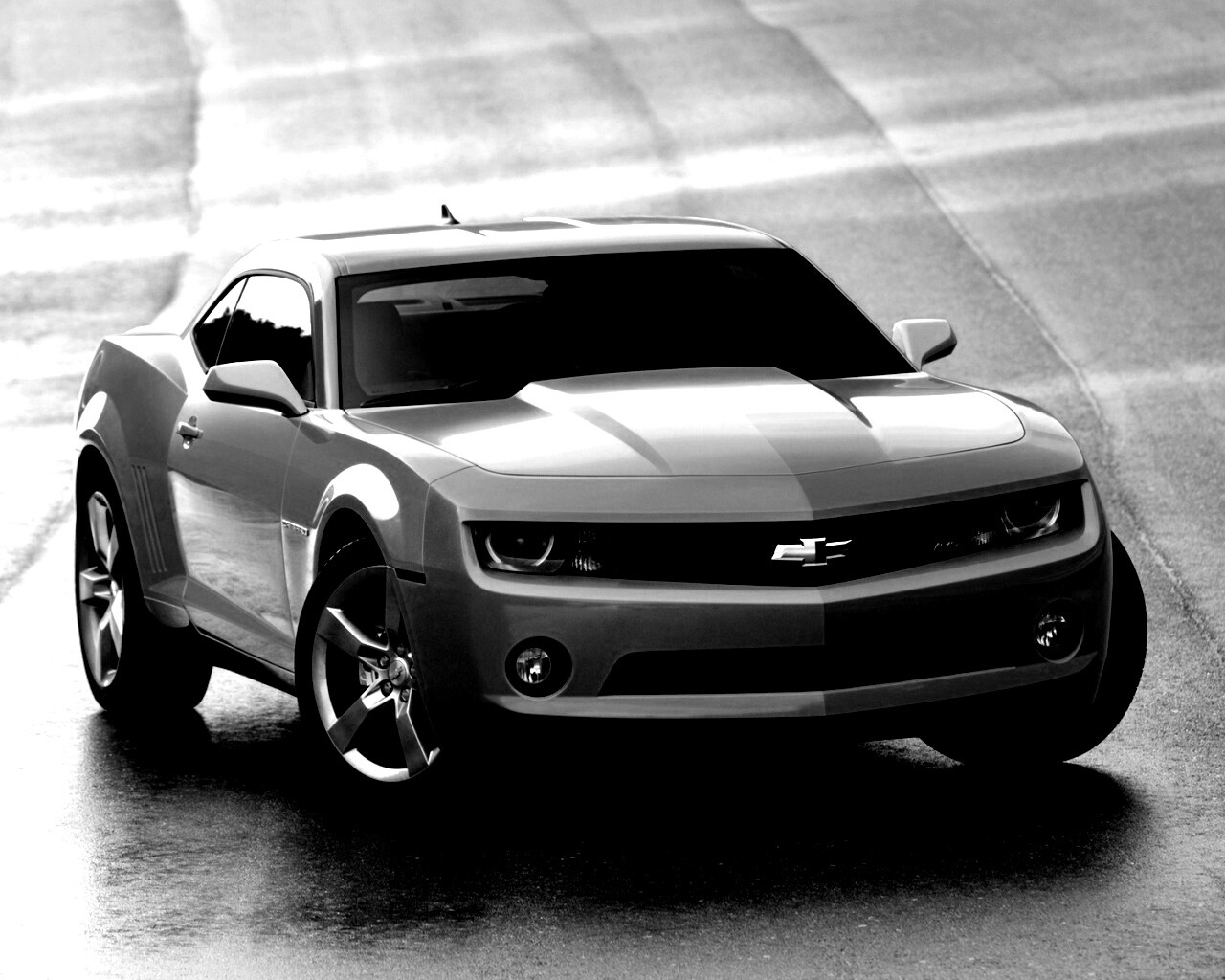 Шевроле Камаро на трассе обои