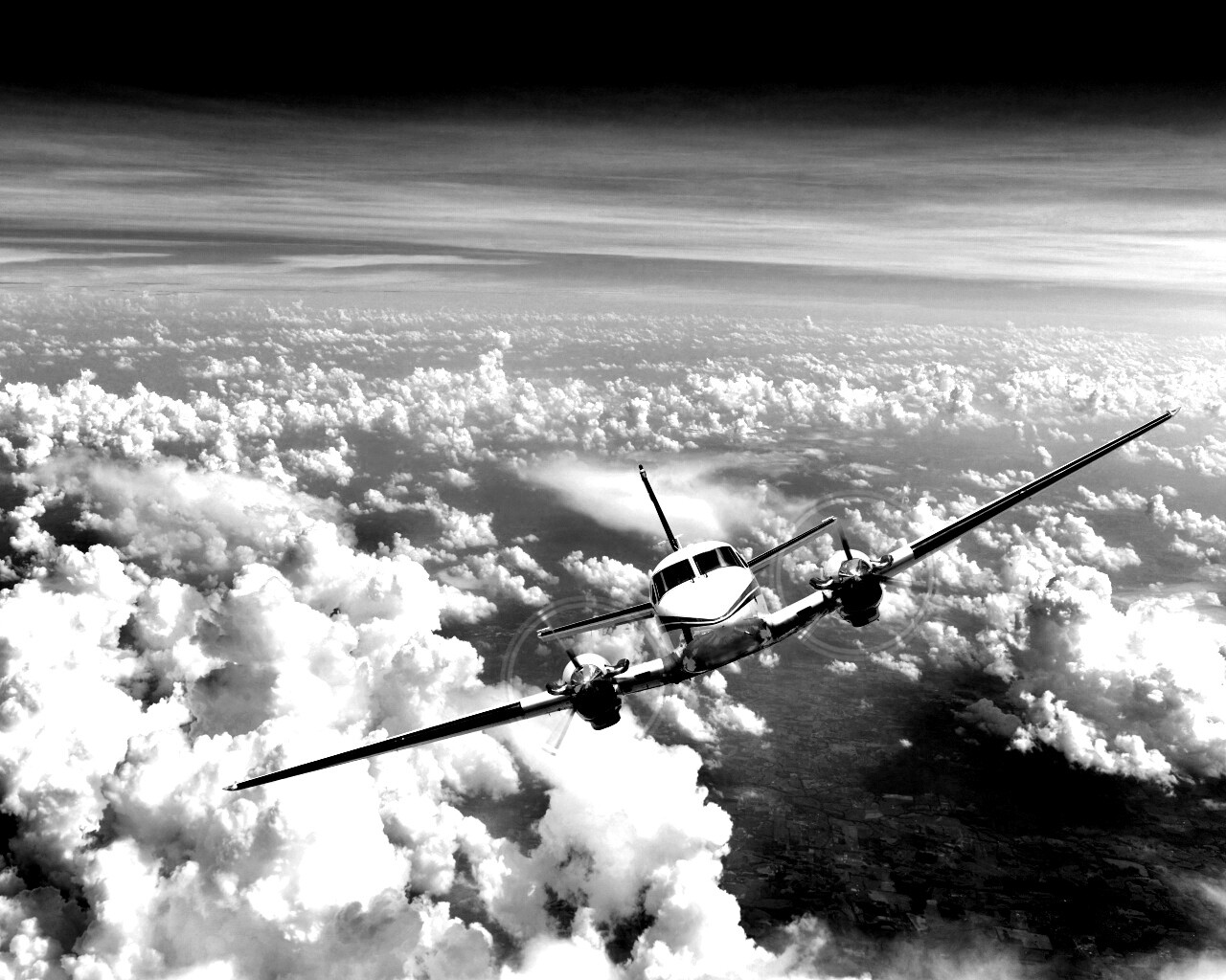 Самолет над облаками обои