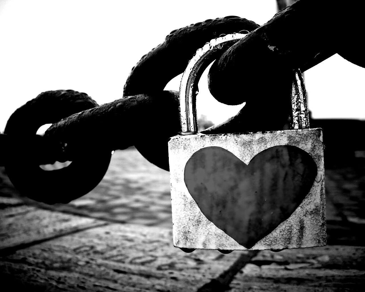 Замочек для влюбленных обои