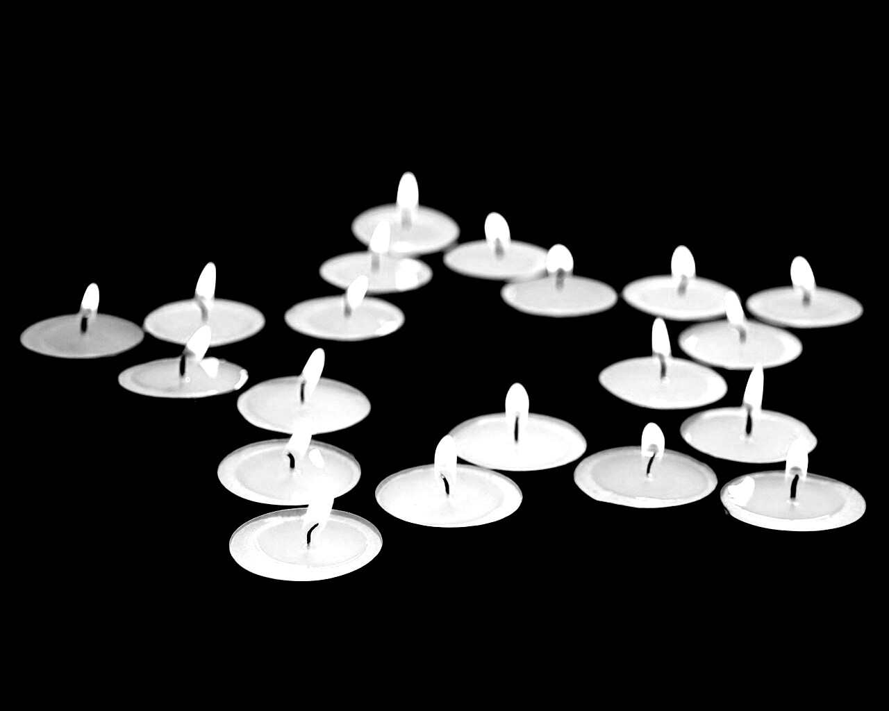 Звезда из свечек обои