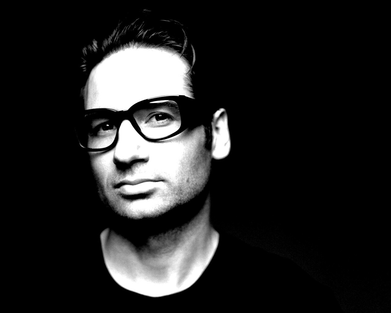 Дэвид Духовны обои