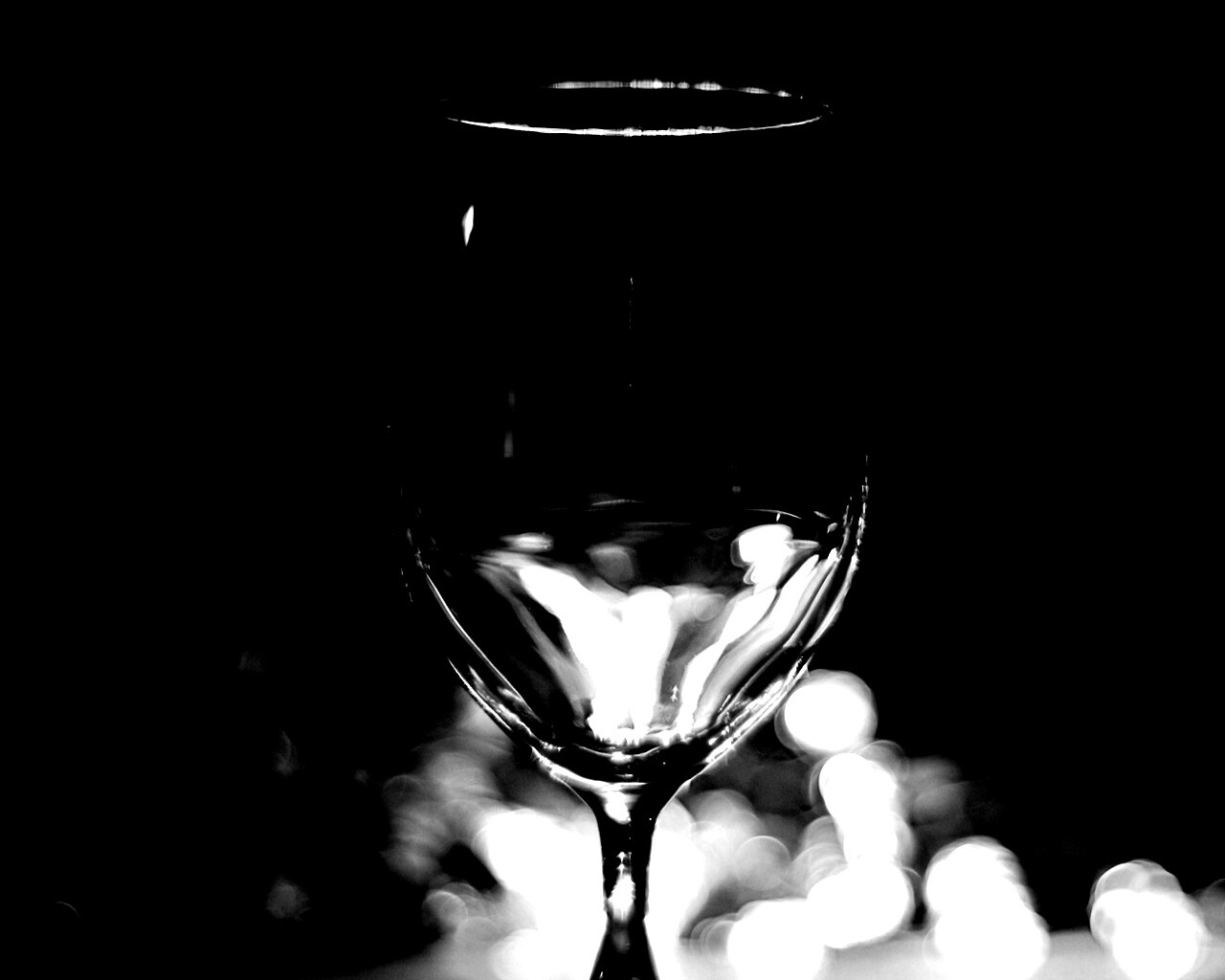 Бокал с водой обои