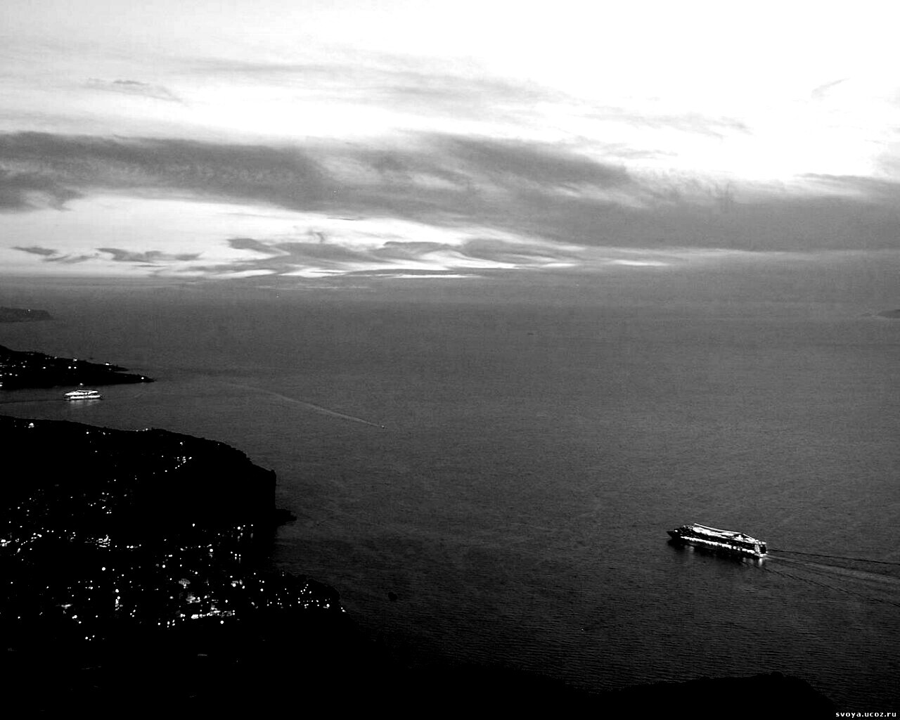 Городок у моря обои