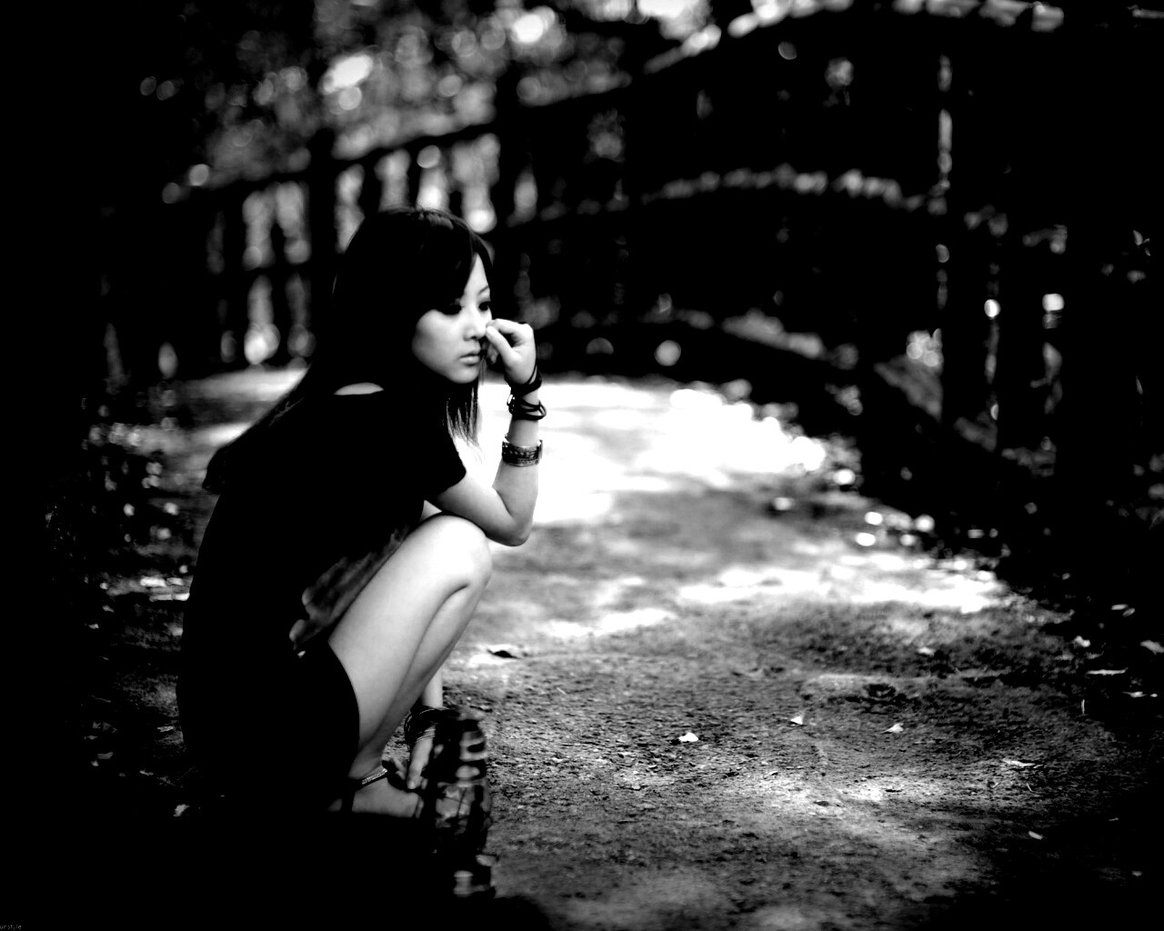 Грустная японская девушка обои