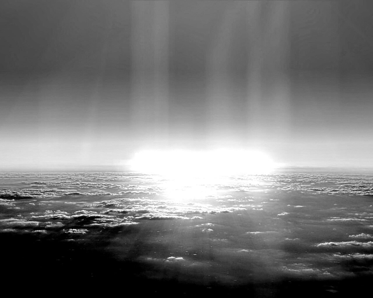 Восход над облаками обои