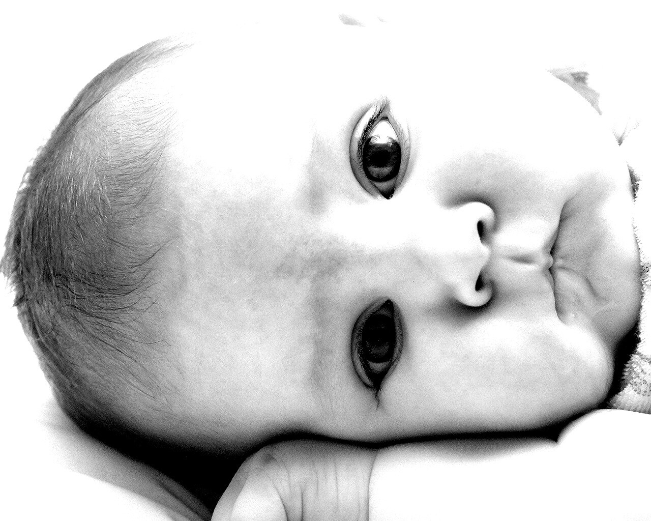 Задумчивый обои