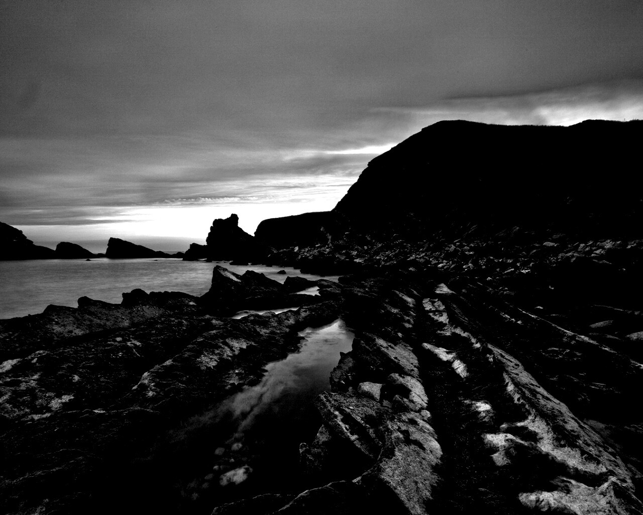 Скалистый берег обои