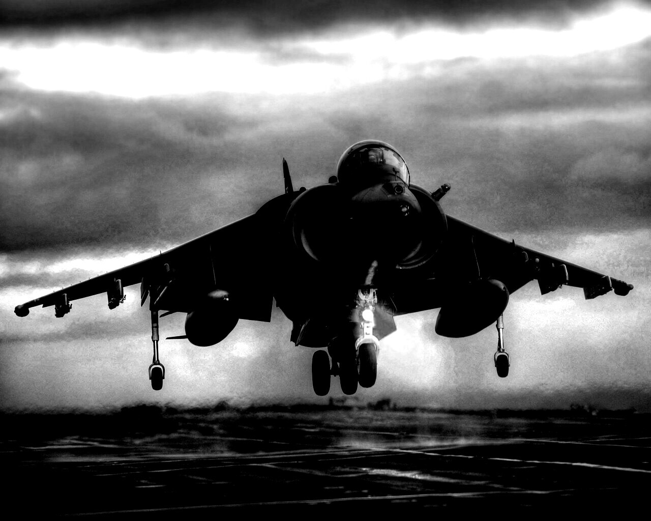 Истребитель на взлете обои