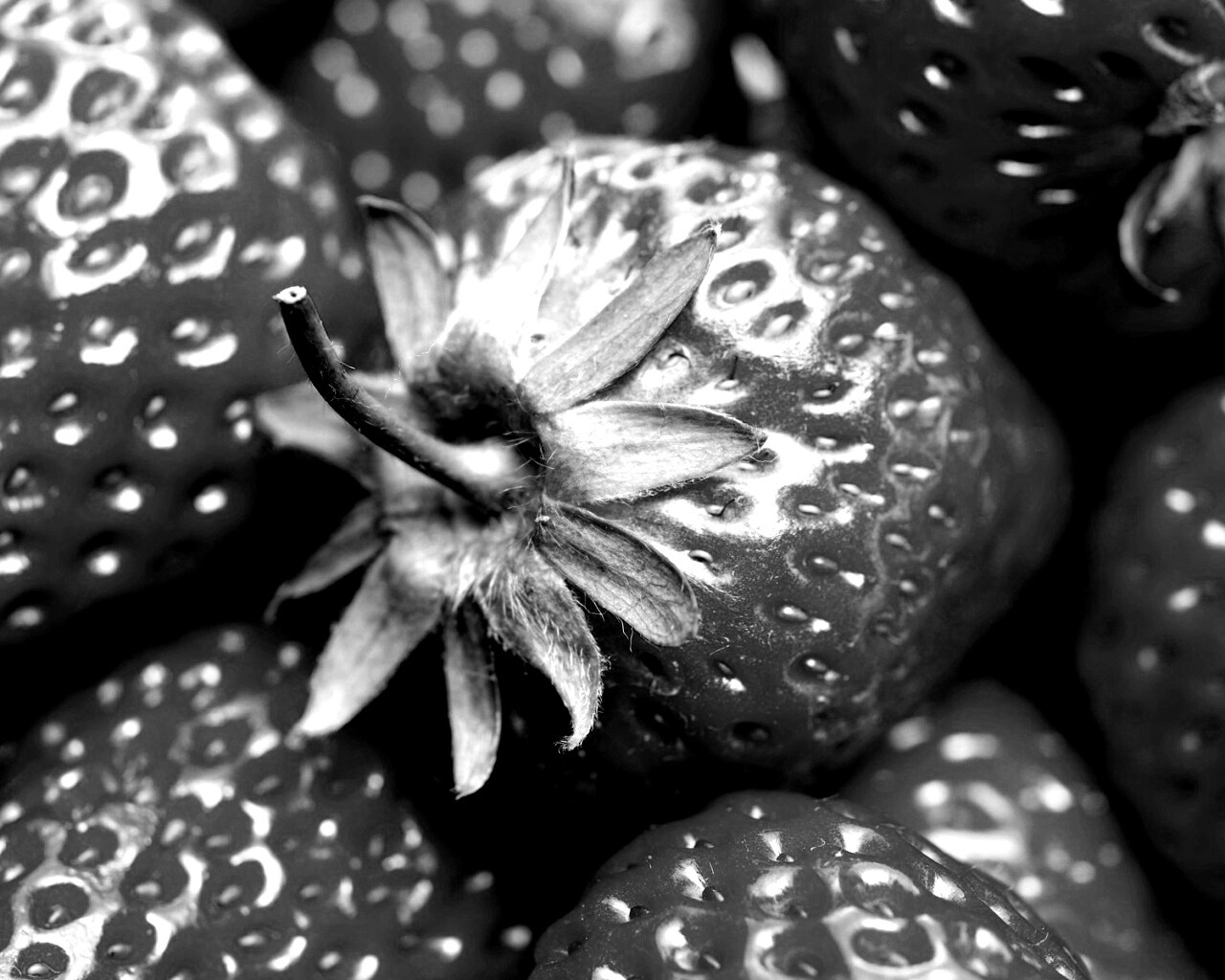 Сочная клубничка обои