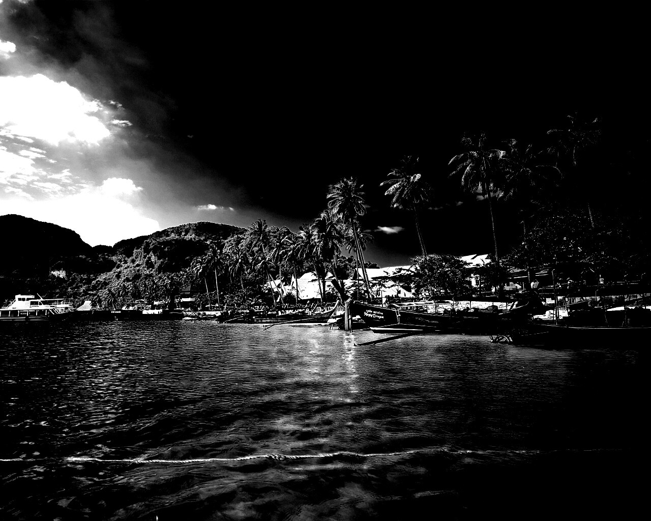 Призрачный пляж обои