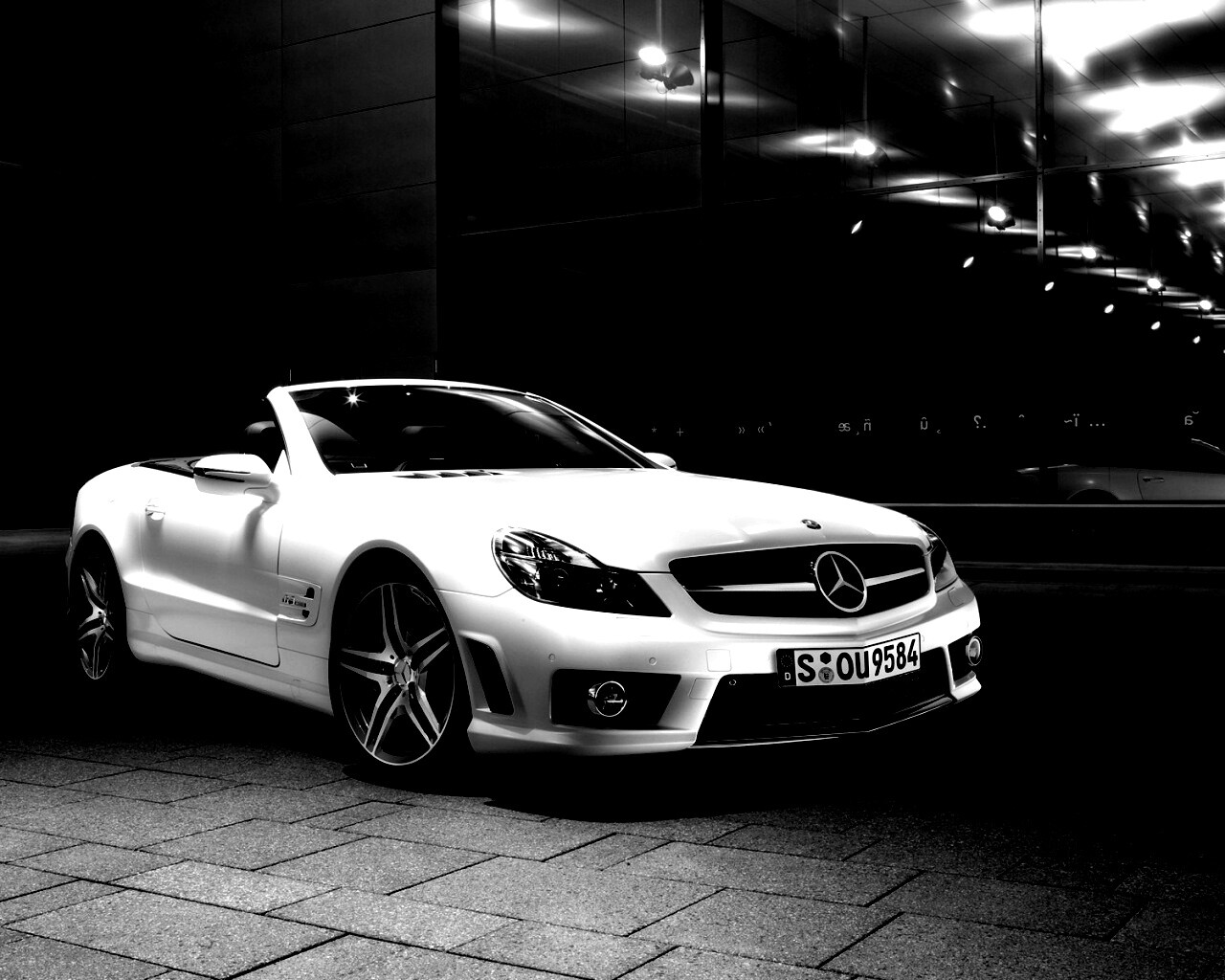 Белый мерседес с открытым верхом обои