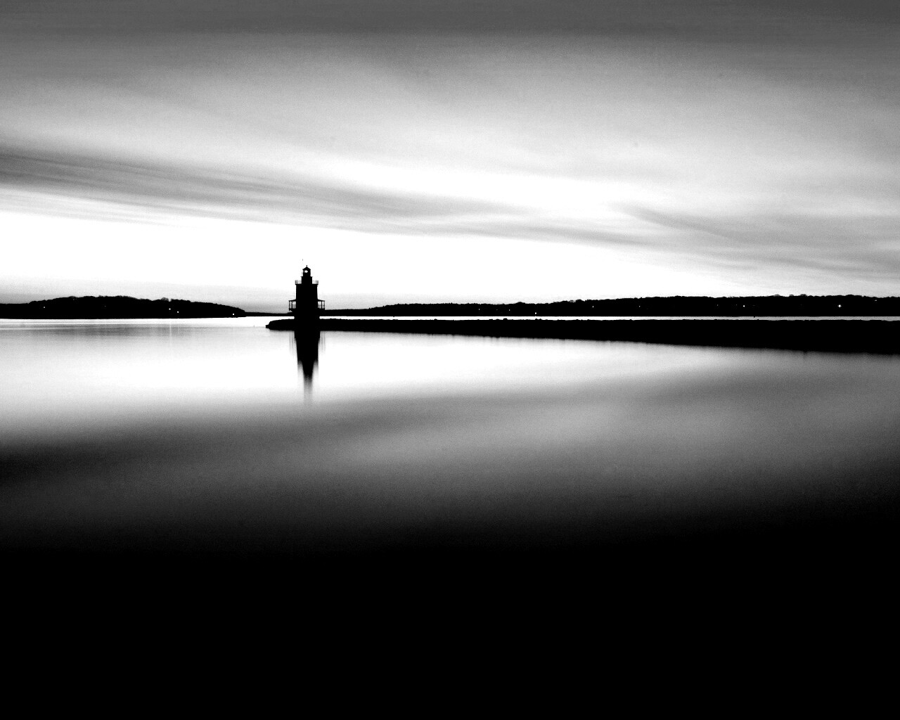 Маяк и его отражение обои