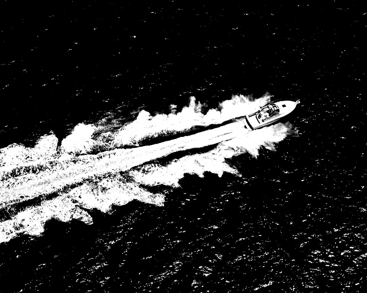 Вид на катер обои