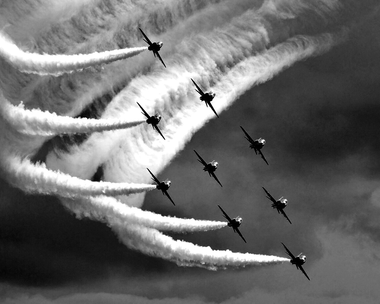 Красивая эскадра самолетов на авиашоу обои