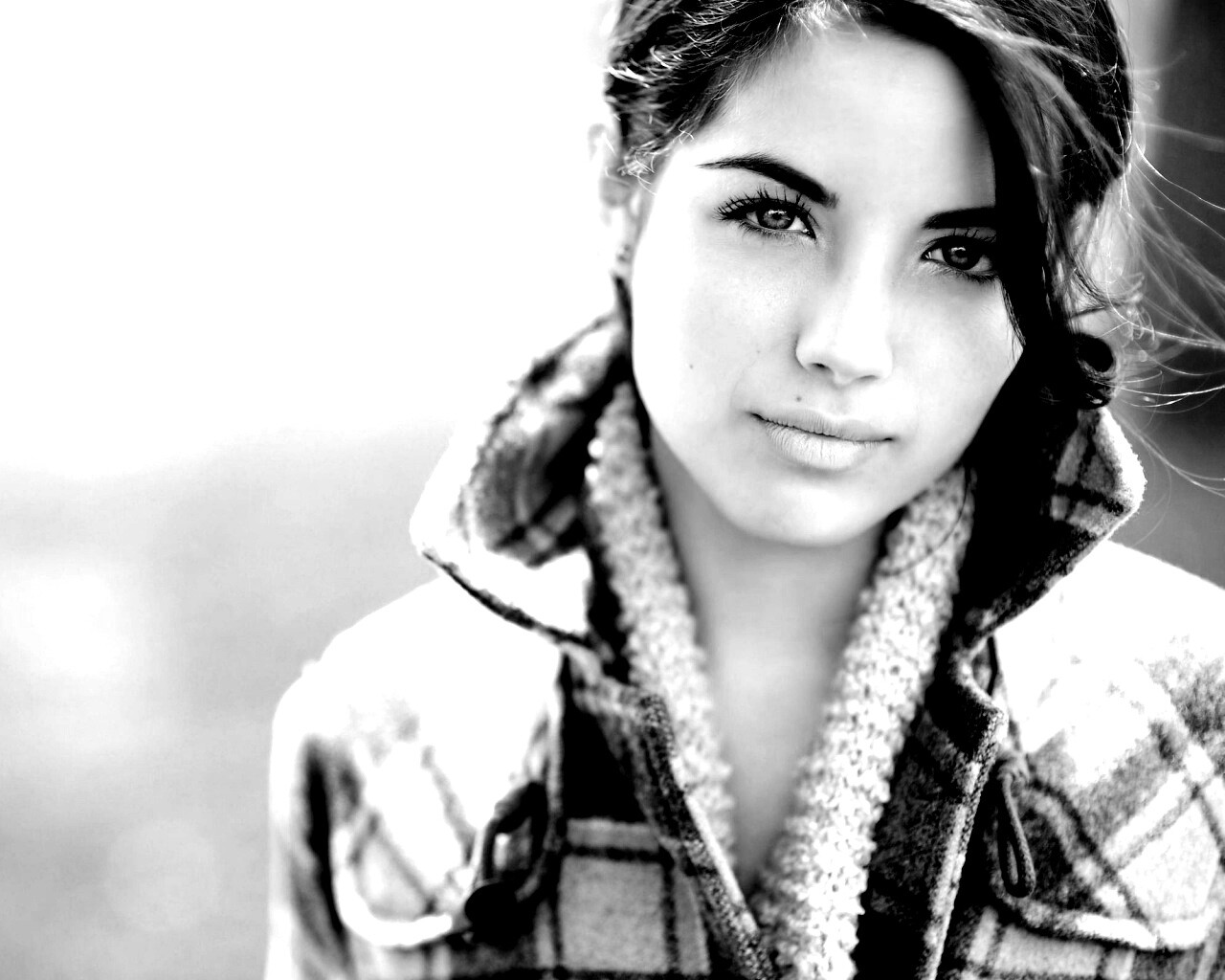 Красивая молодая девушка обои