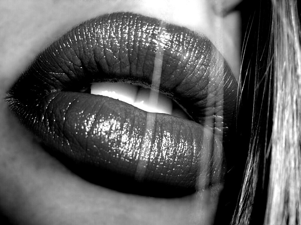 Сочные губы обои